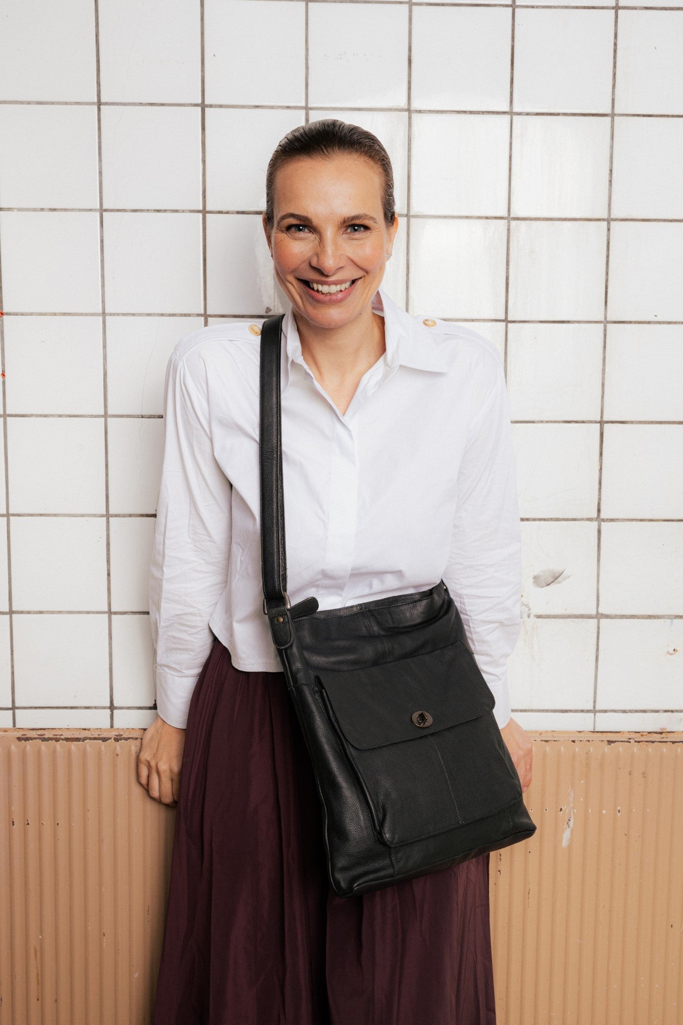 RE:DESIGNED EST 2003 1656 Urban Crossover Black