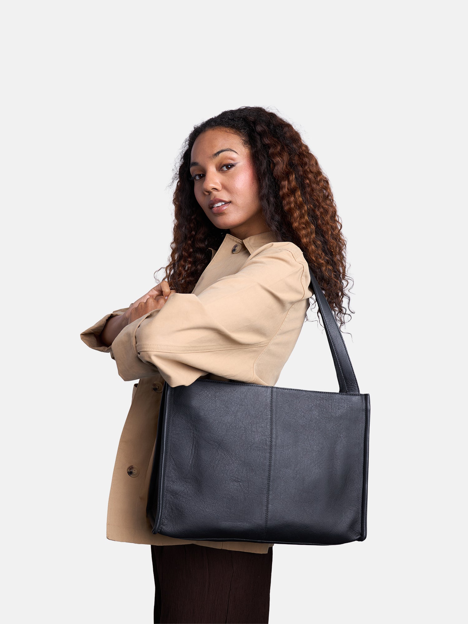 RE:DESIGNED EST 2003 Aro Small Shoulder bag Black