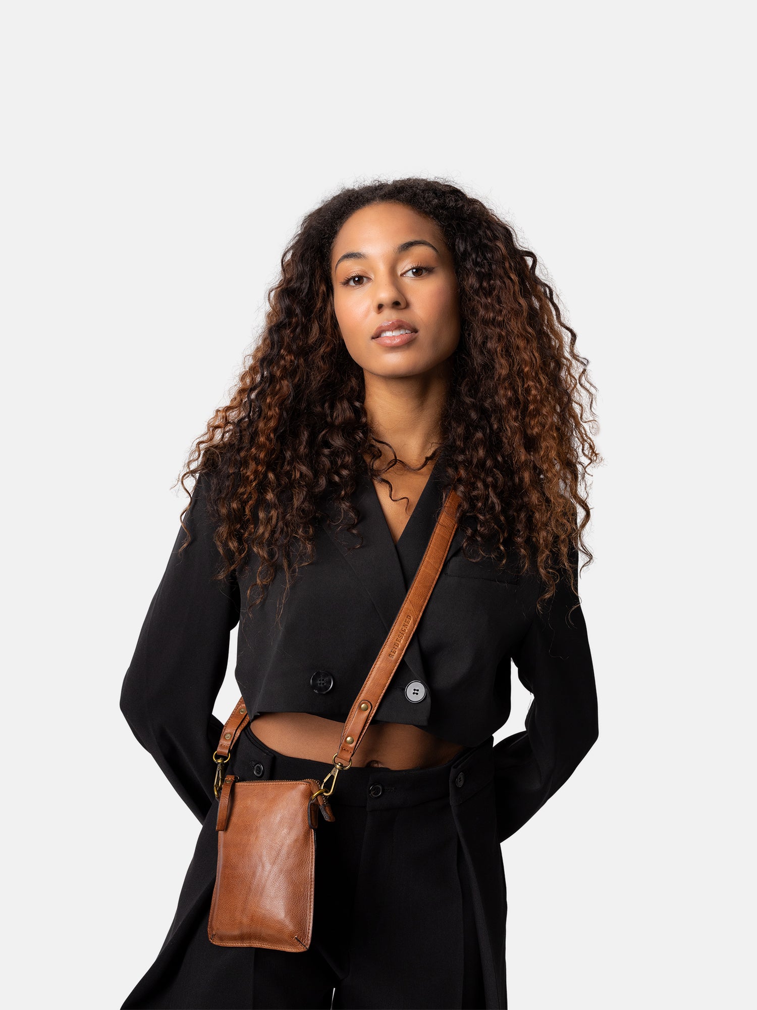 RE:DESIGNED EST 2003 Fillis Mini Mobile Bag Walnut/Brass