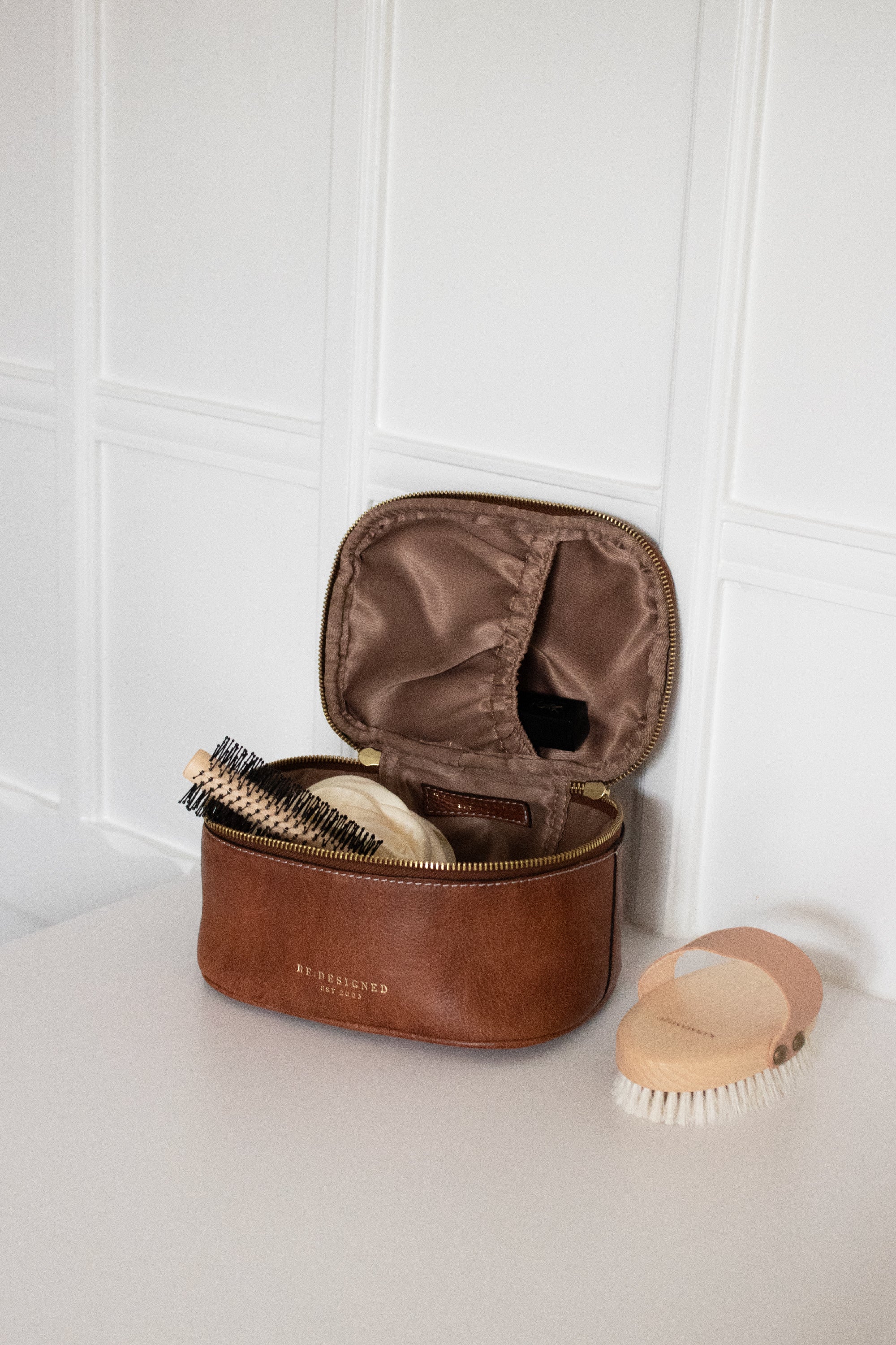 RE:DESIGNED EST 2003 Helga Small Toilet Bag Walnut