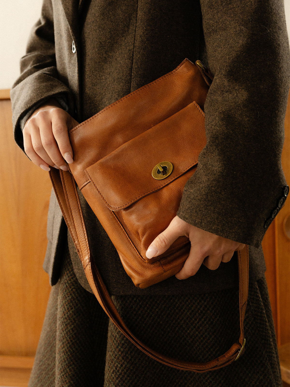 RE:DESIGNED EST 2003 Kay Urban Crossover Walnut