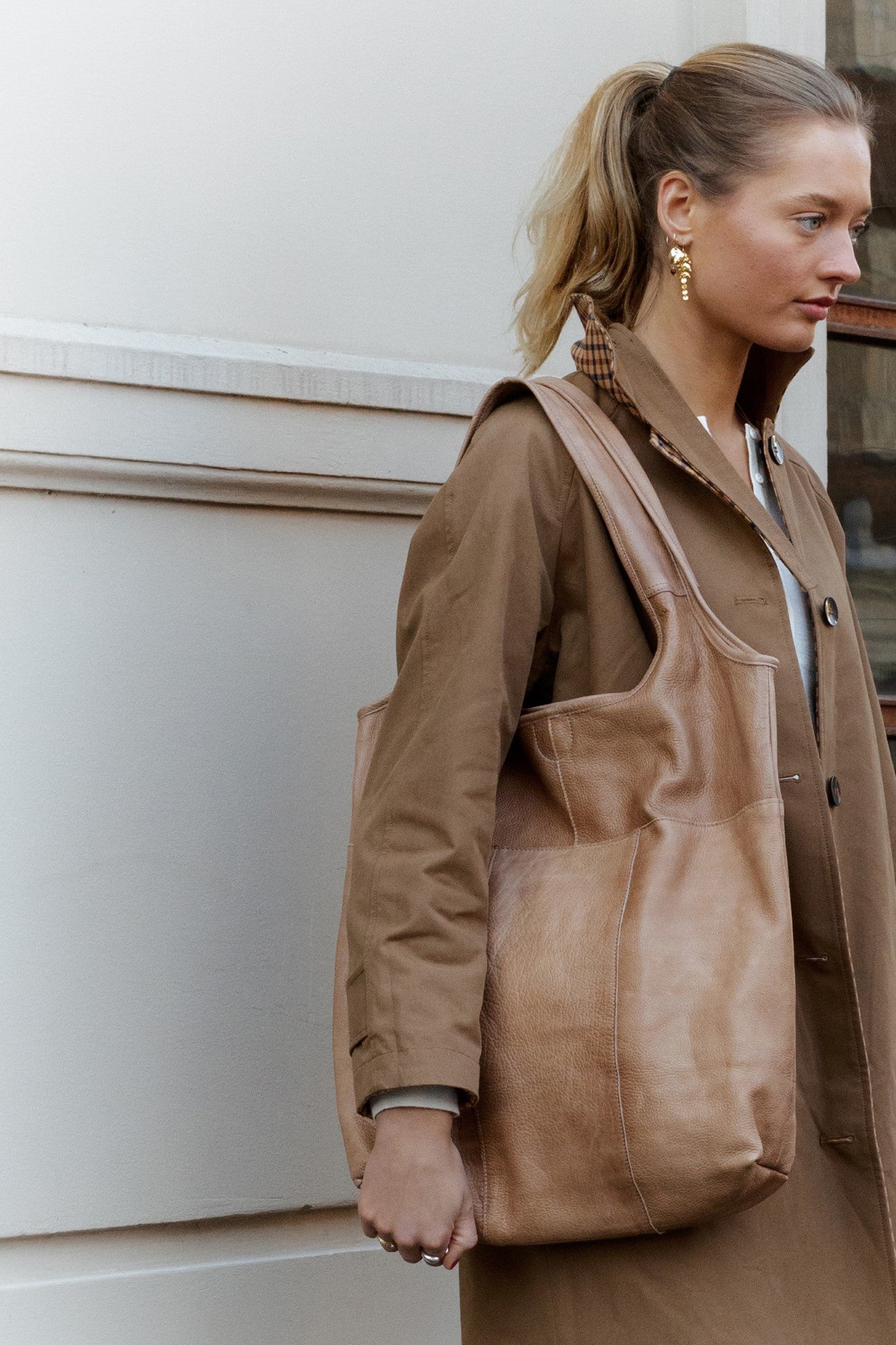 RE:DESIGNED EST 2003 Lyra Urban Shopper Taupe