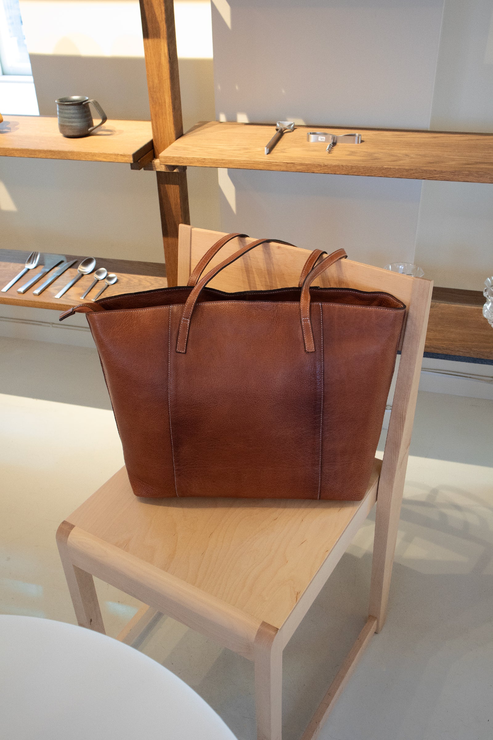 RE:DESIGNED EST 2003 Malou Big Shopper Walnut