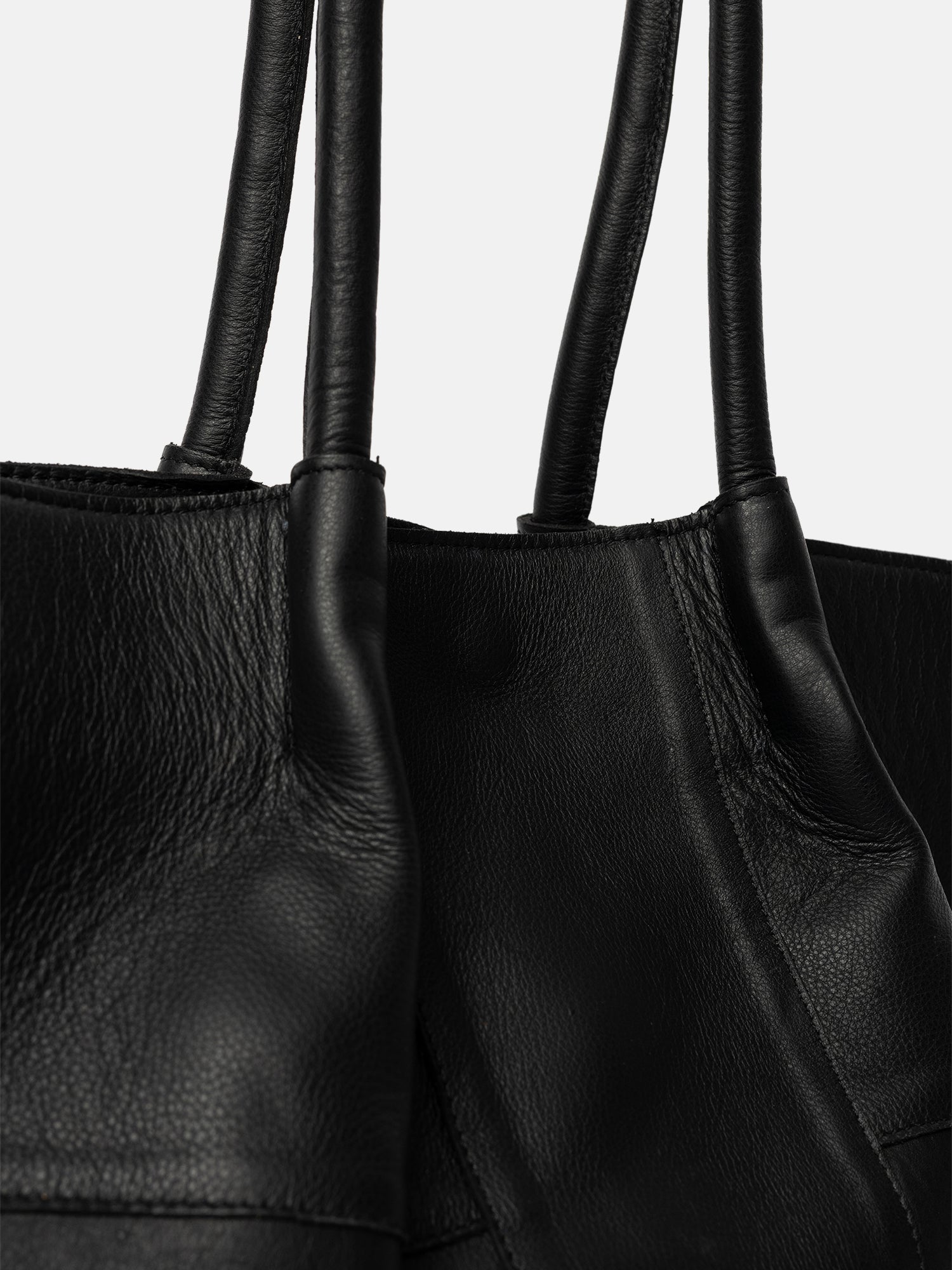 RE:DESIGNED EST 2003 Mane Small Shoulder bag Black