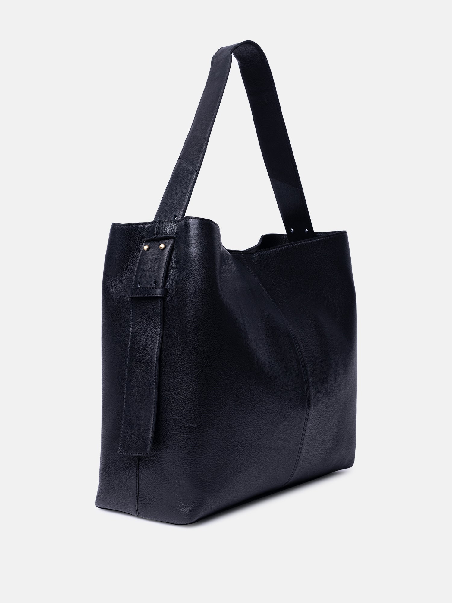 RE:DESIGNED EST 2003 Naya Big Shoulder bag Black