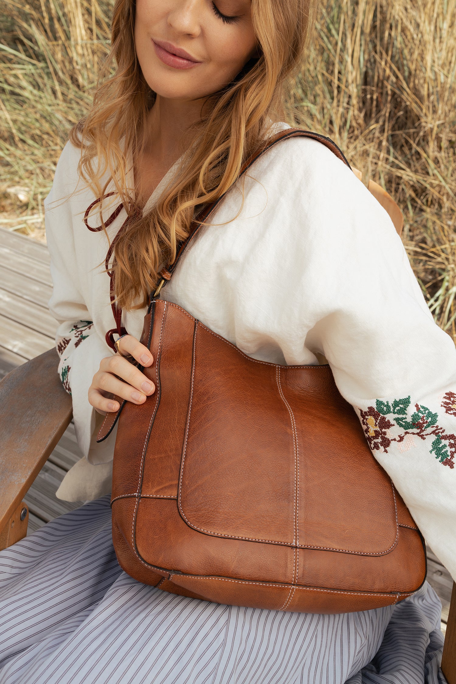 RE:DESIGNED EST 2003 Neri Small Shoulder bag Walnut