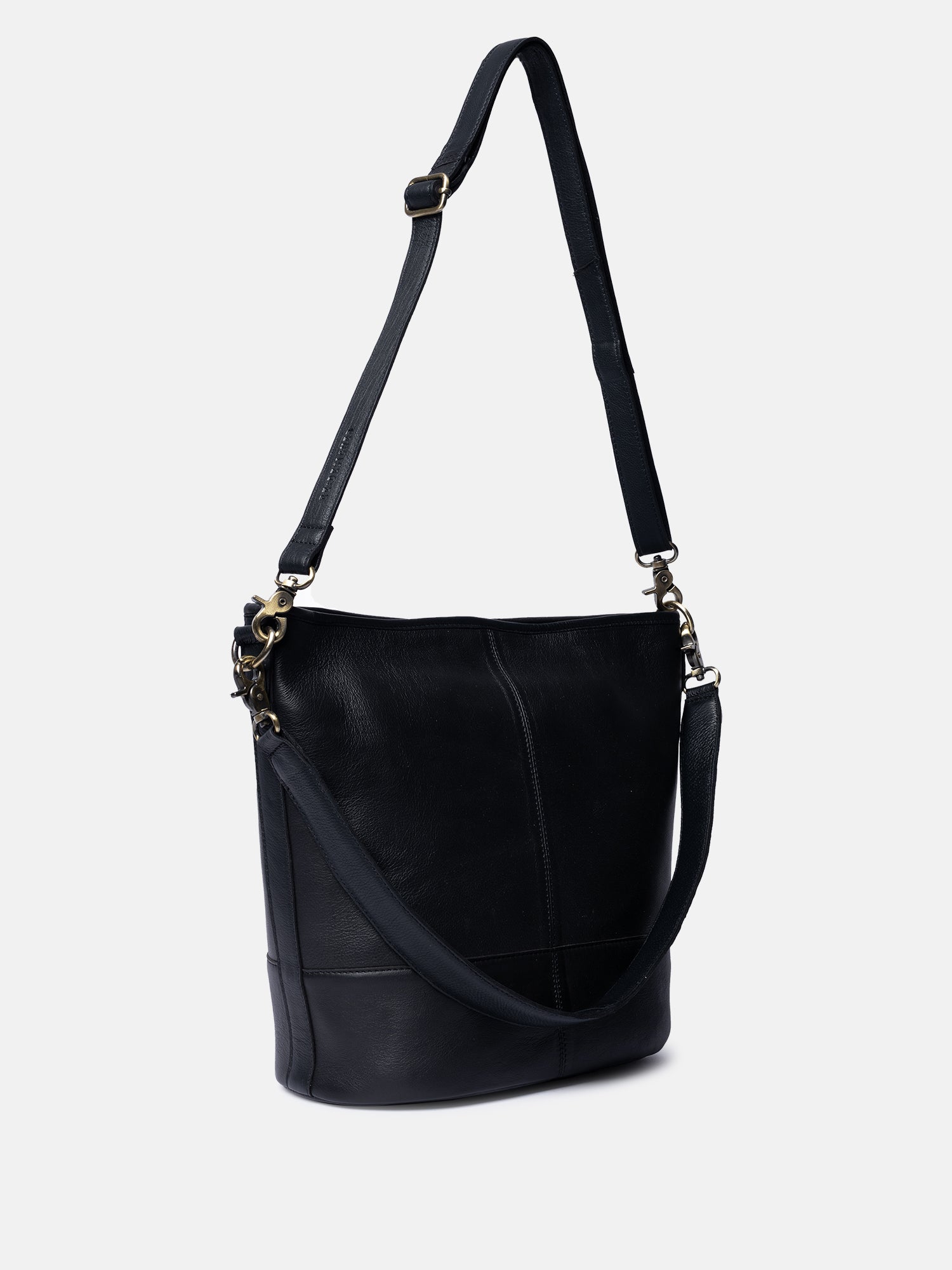 RE:DESIGNED EST 2003 Nomi Shoulder bag Black