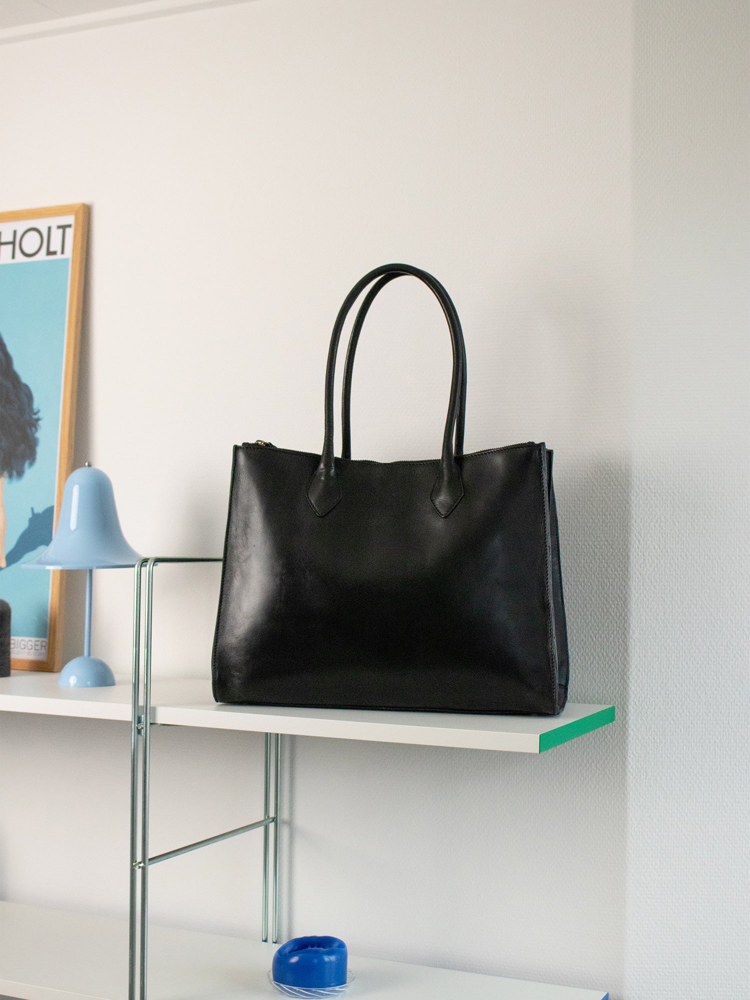 RE:DESIGNED EST 2003 Ora Big Shoulder bag Black