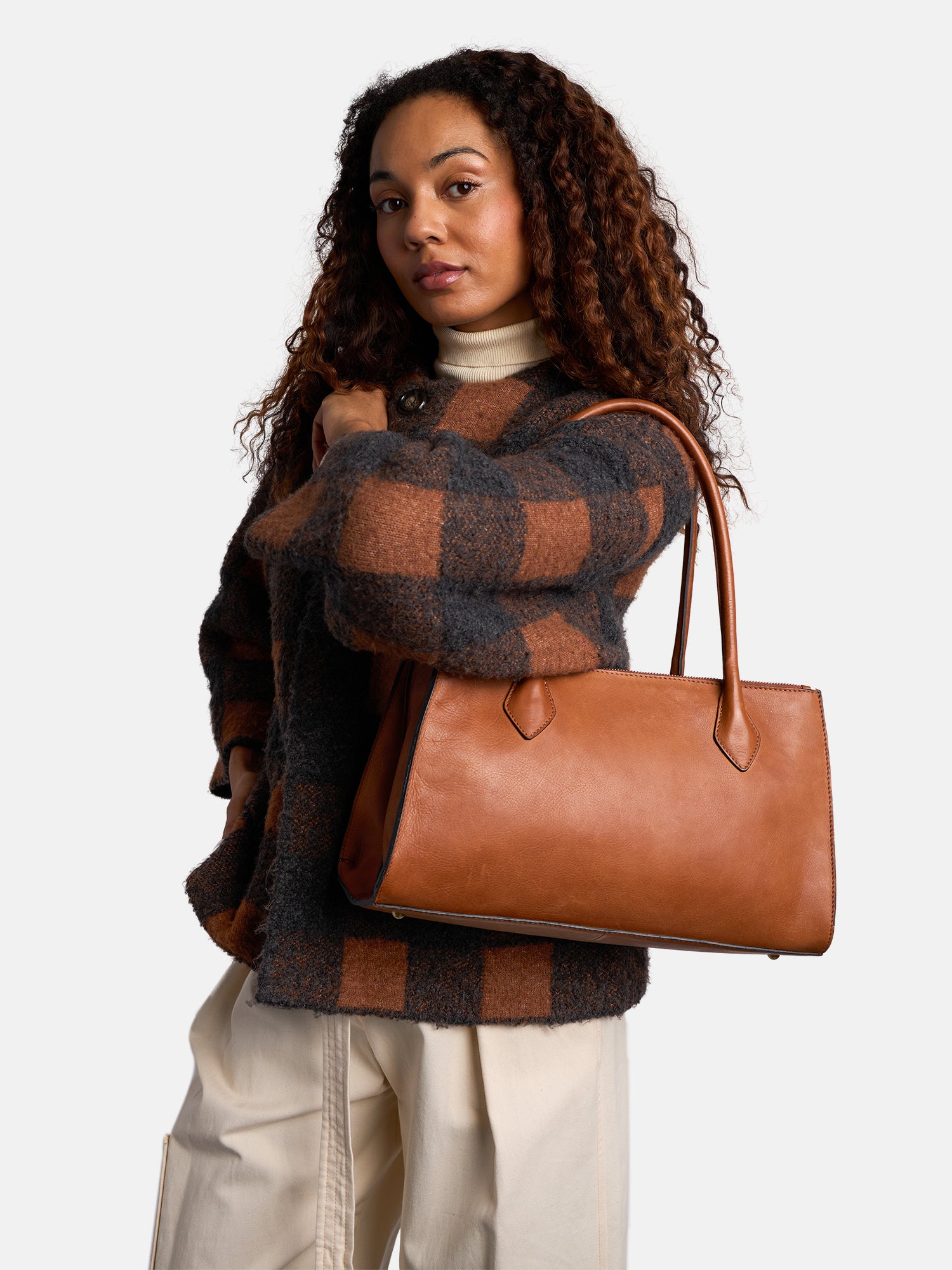 RE:DESIGNED EST 2003 Ora Small Shoulder bag Tan