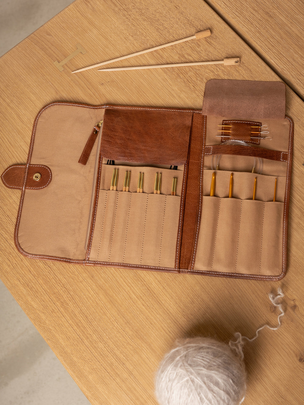 PROJECT Project 15 Needle Case Walnut/Gold