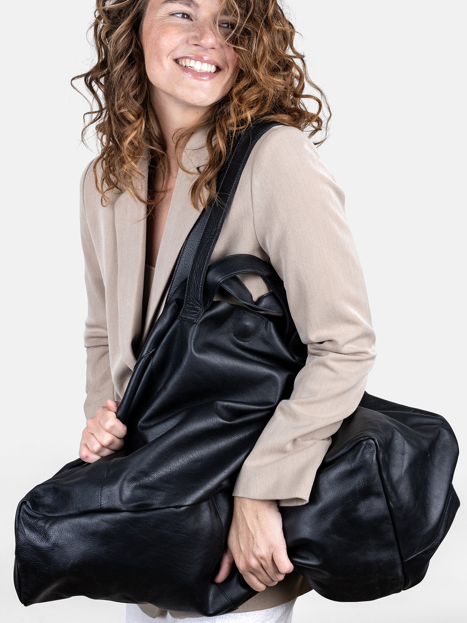 RE:DESIGNED EST 2003 Fie Urban Weekend Bag Black