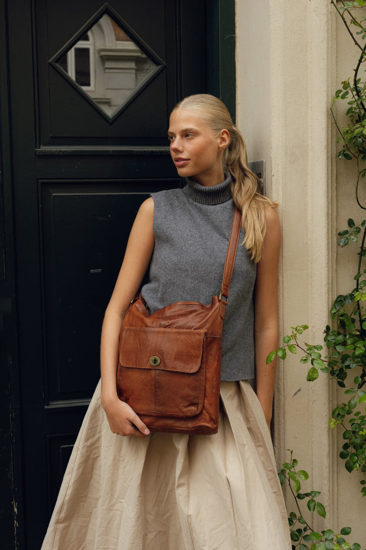 RE:DESIGNED EST 2003 1656 Urban Crossover Walnut