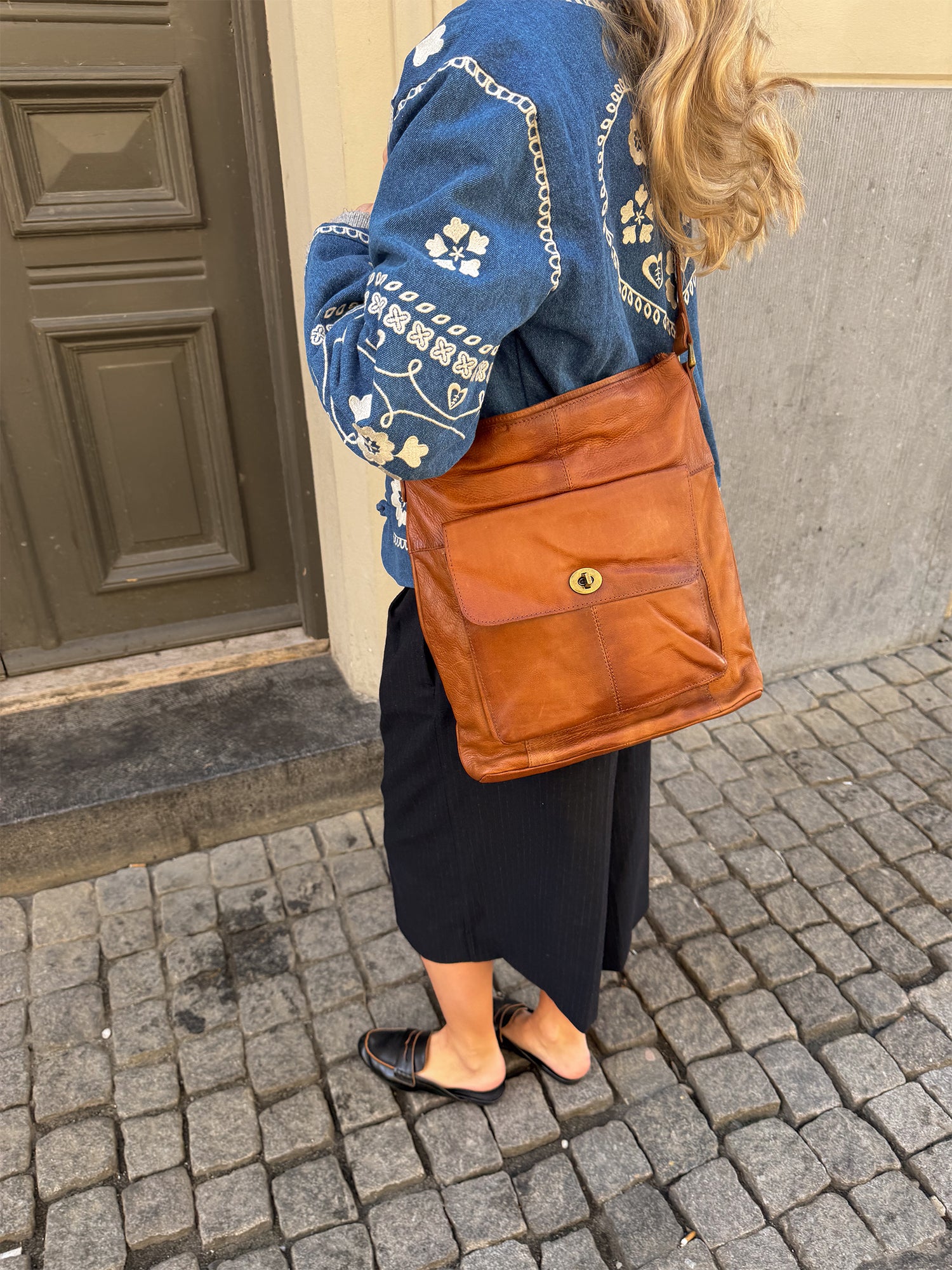 RE:DESIGNED EST 2003 1656 Urban Crossover Walnut