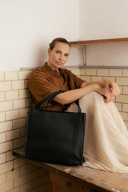 RE:DESIGNED EST 2003 Aro Urban Shoulder bag Black