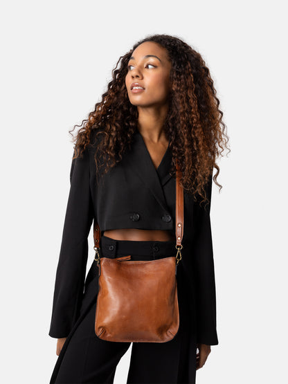 RE:DESIGNED EST 2003 Fillis Medium Crossover Walnut/Brass