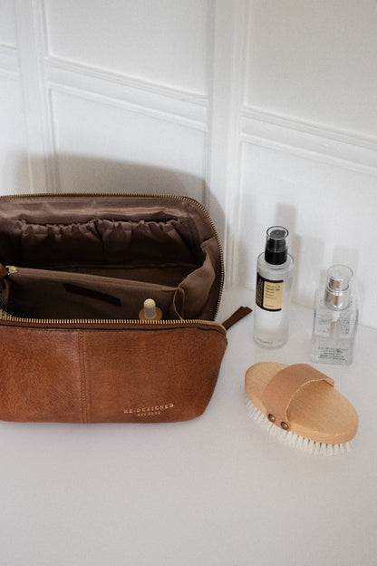 RE:DESIGNED EST 2003 Halima Small Toilet Bag Walnut/Gold