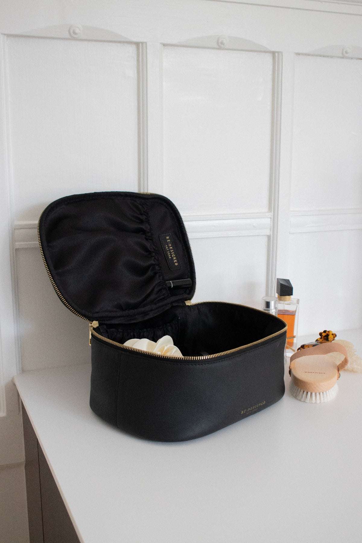 RE:DESIGNED EST 2003 Helga Big Toiletry Bag Black