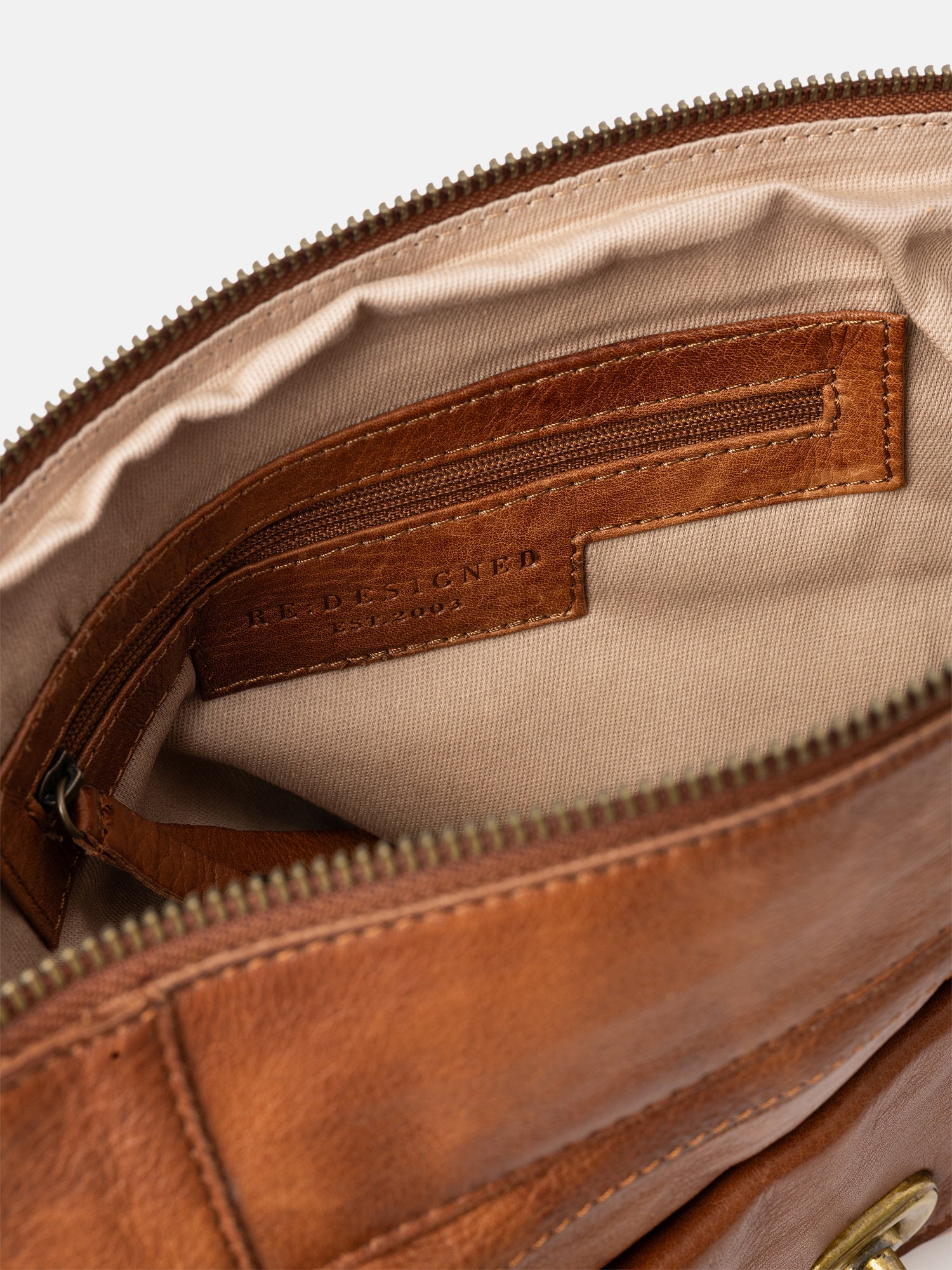 RE:DESIGNED EST 2003 Leknes Urban Crossover Walnut