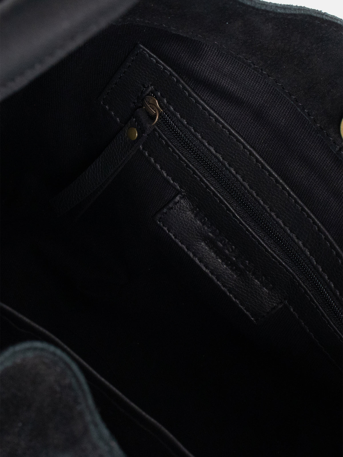 RE:DESIGNED EST 2003 Meno Small Shoulder bag Black
