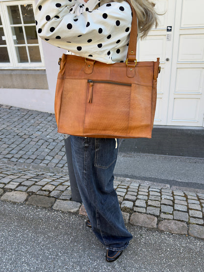 RE:DESIGNED EST 2003 Molly Urban Shoulder bag Burned Tan