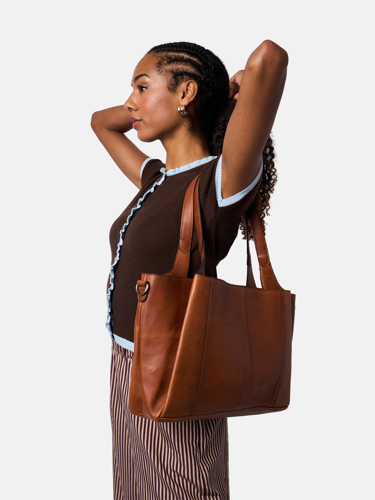 RE:DESIGNED EST 2003 Nisa Big Shoulder bag Walnut