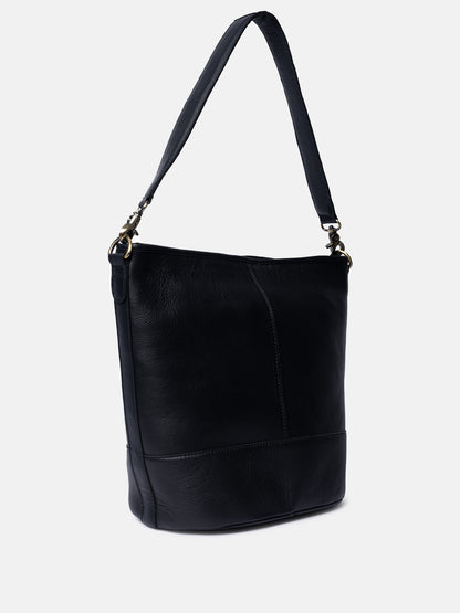RE:DESIGNED EST 2003 Nomi Shoulder bag Black