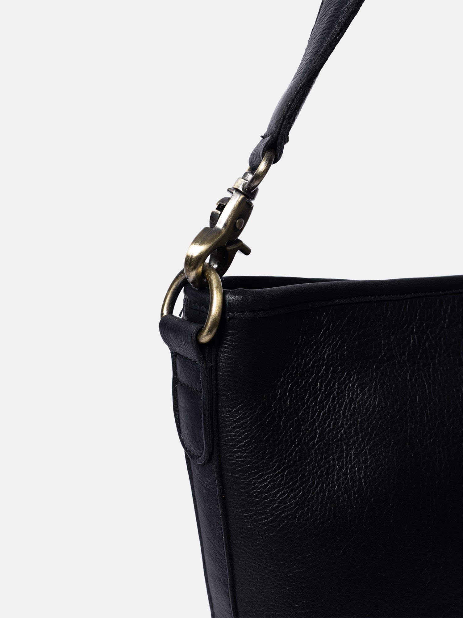 RE:DESIGNED EST 2003 Nomi Shoulder bag Black