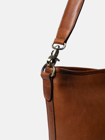 RE:DESIGNED EST 2003 Nomi Shoulder bag Walnut