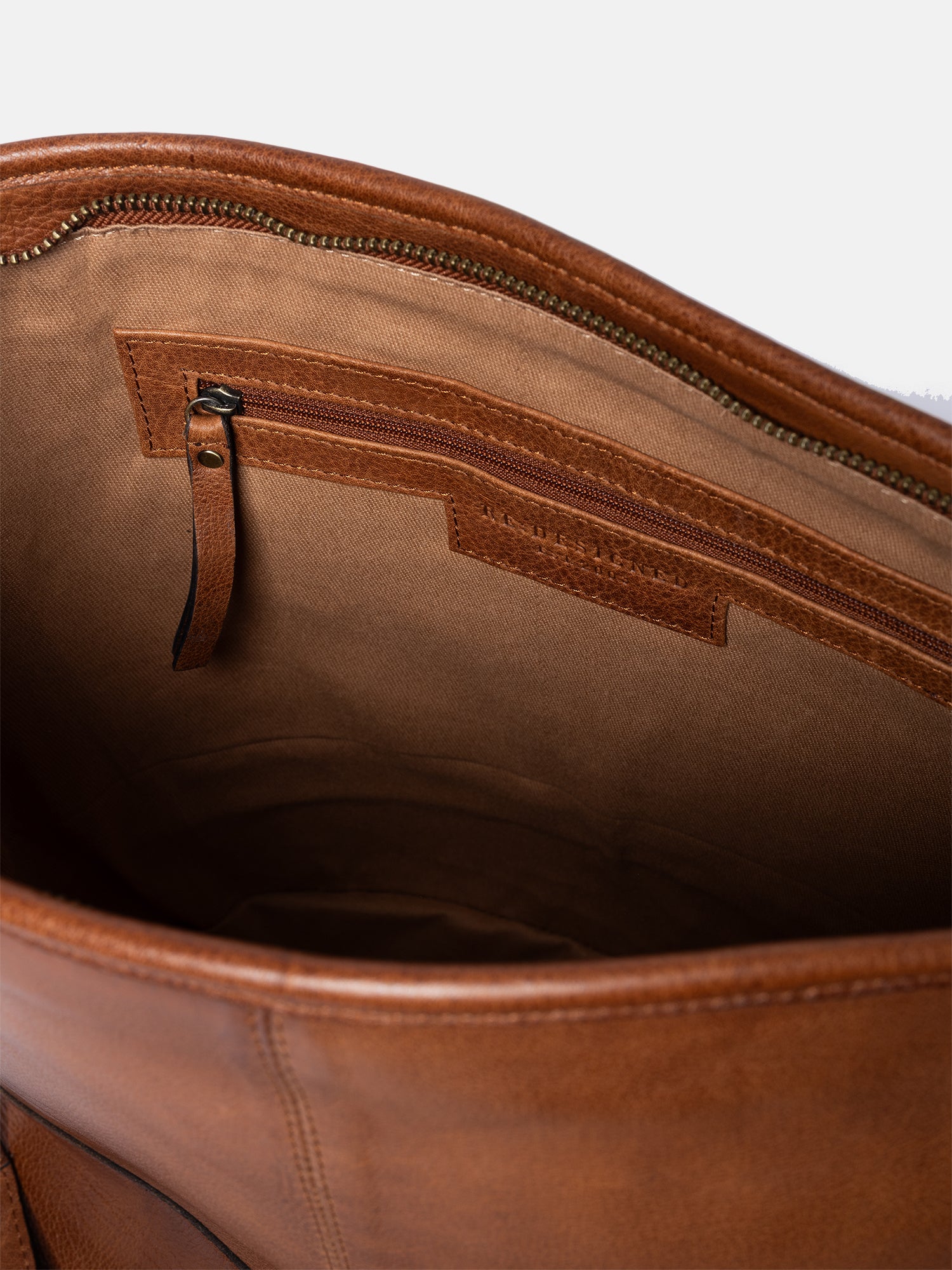 RE:DESIGNED EST 2003 Nomi Shoulder bag Walnut