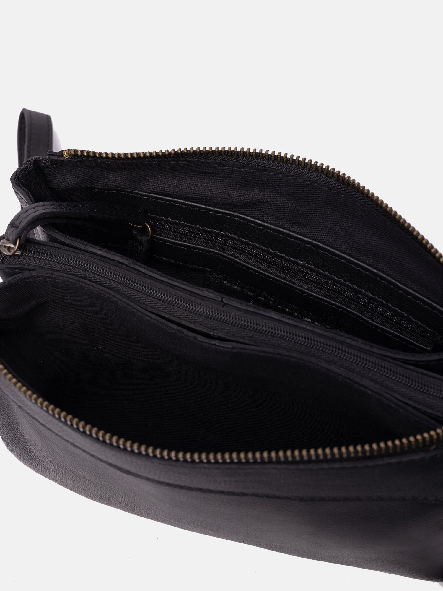 RE:DESIGNED EST 2003 Ola Clutch Black