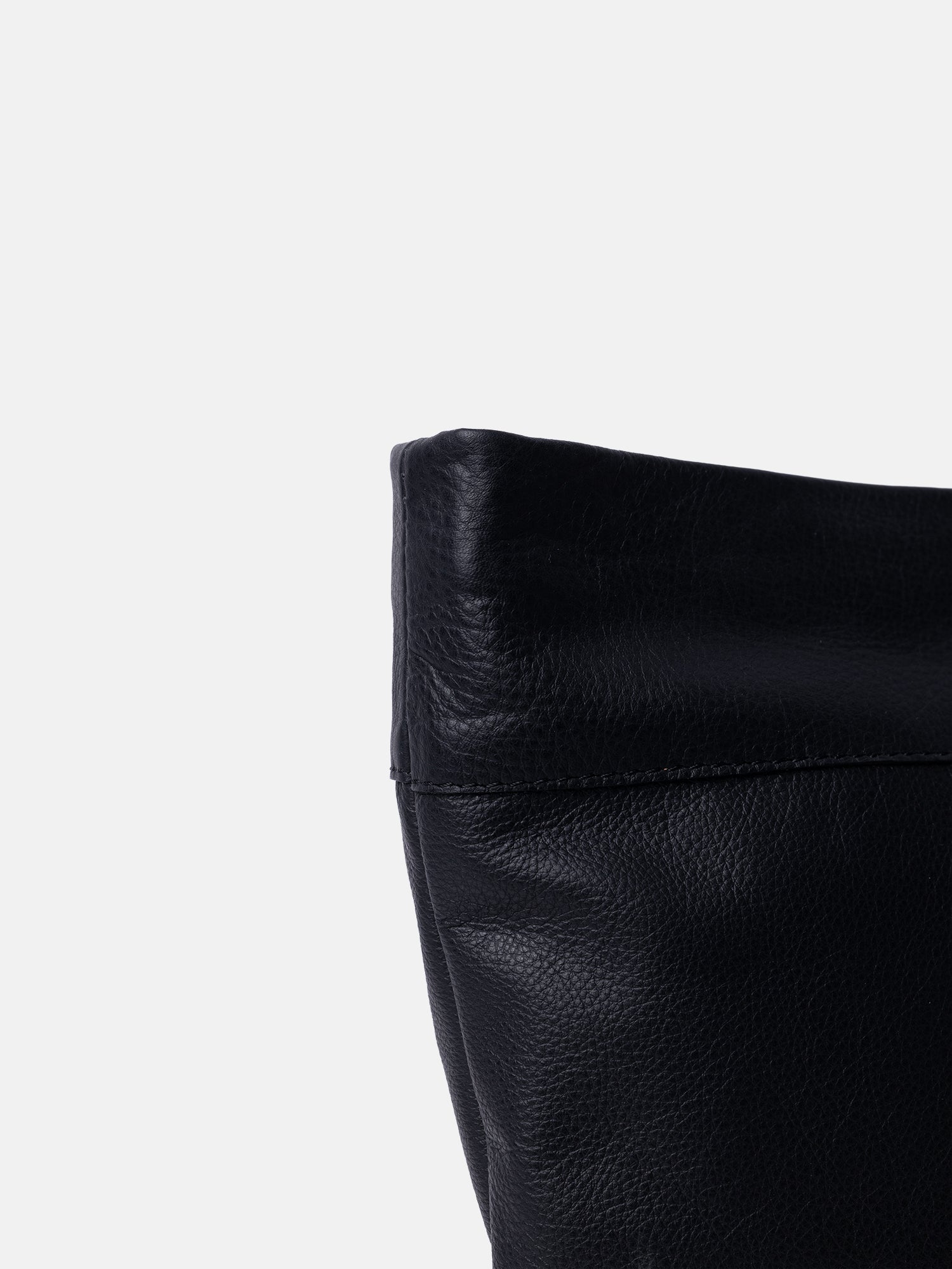 RE:DESIGNED EST 2003 Olea Small Crossover Black