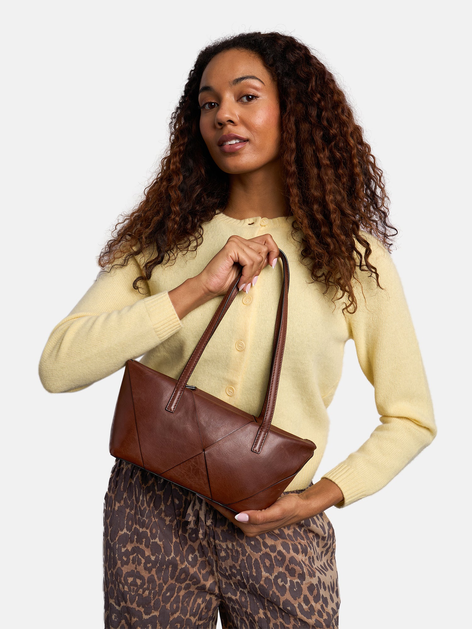 RE:DESIGNED EST 2003 Olia Small Shoulder bag Brown