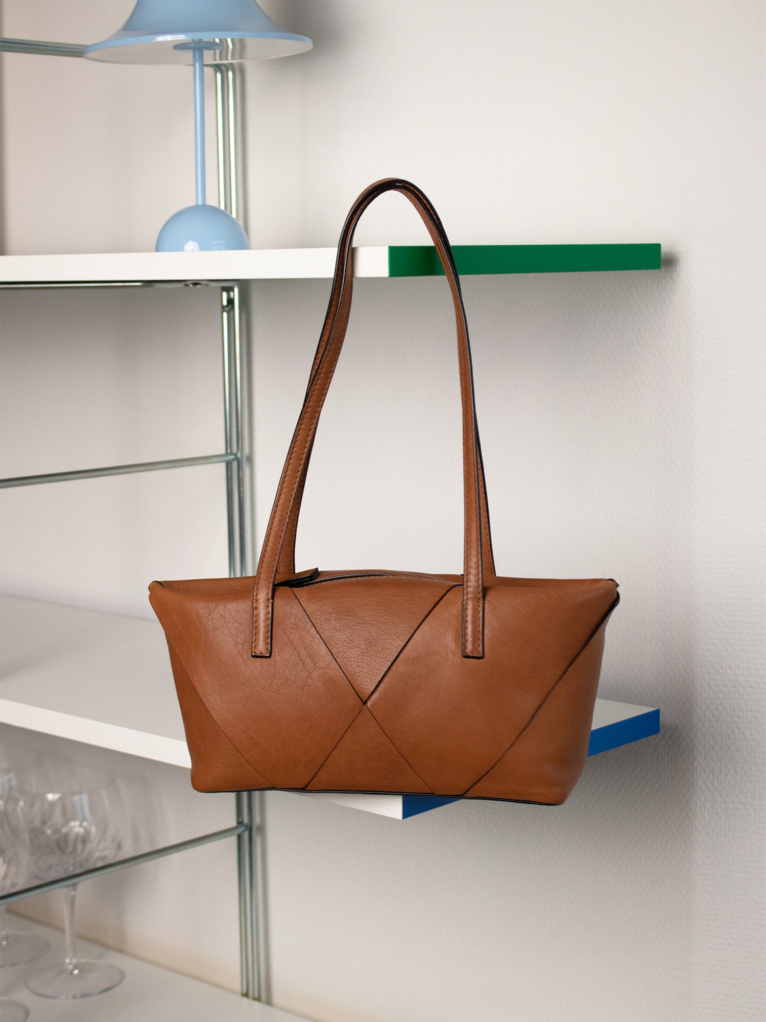 RE:DESIGNED EST 2003 Olia Small Shoulder bag Tan