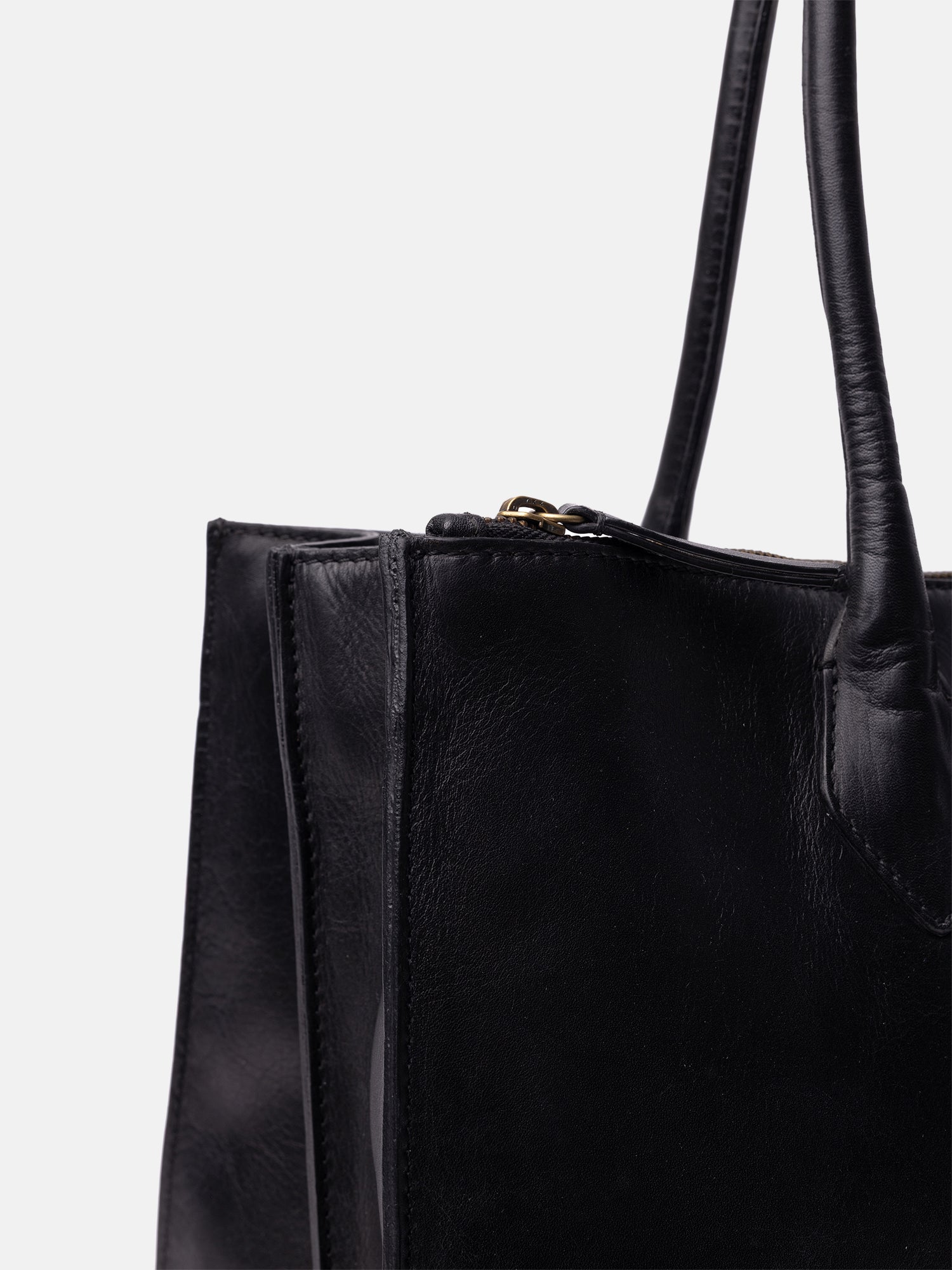 RE:DESIGNED EST 2003 Ora Big Shoulder bag Black