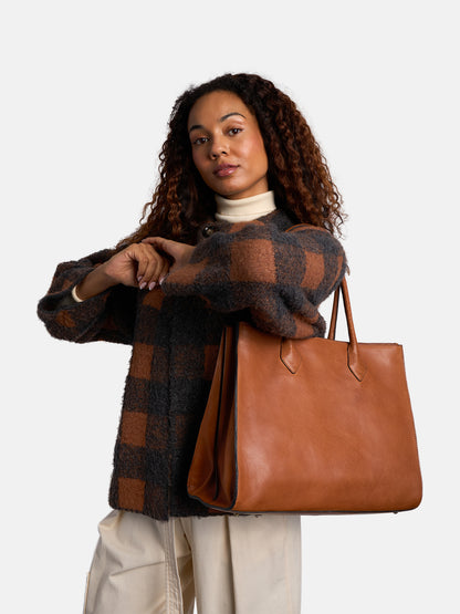 RE:DESIGNED EST 2003 Ora Big Shoulder bag Tan