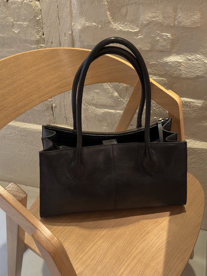 RE:DESIGNED EST 2003 Ora Small Shoulder bag Black