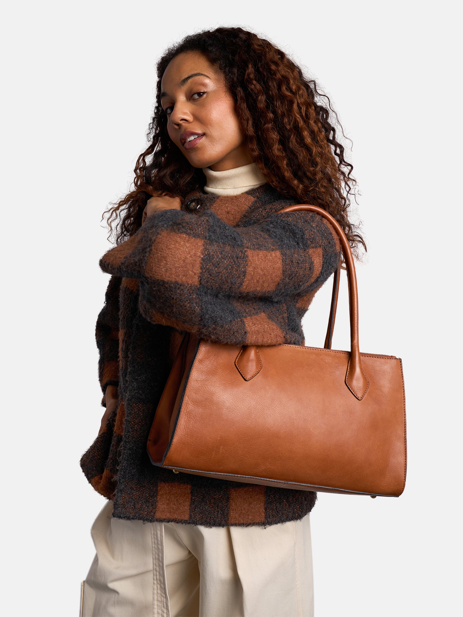 RE:DESIGNED EST 2003 Ora Small Shoulder bag Tan