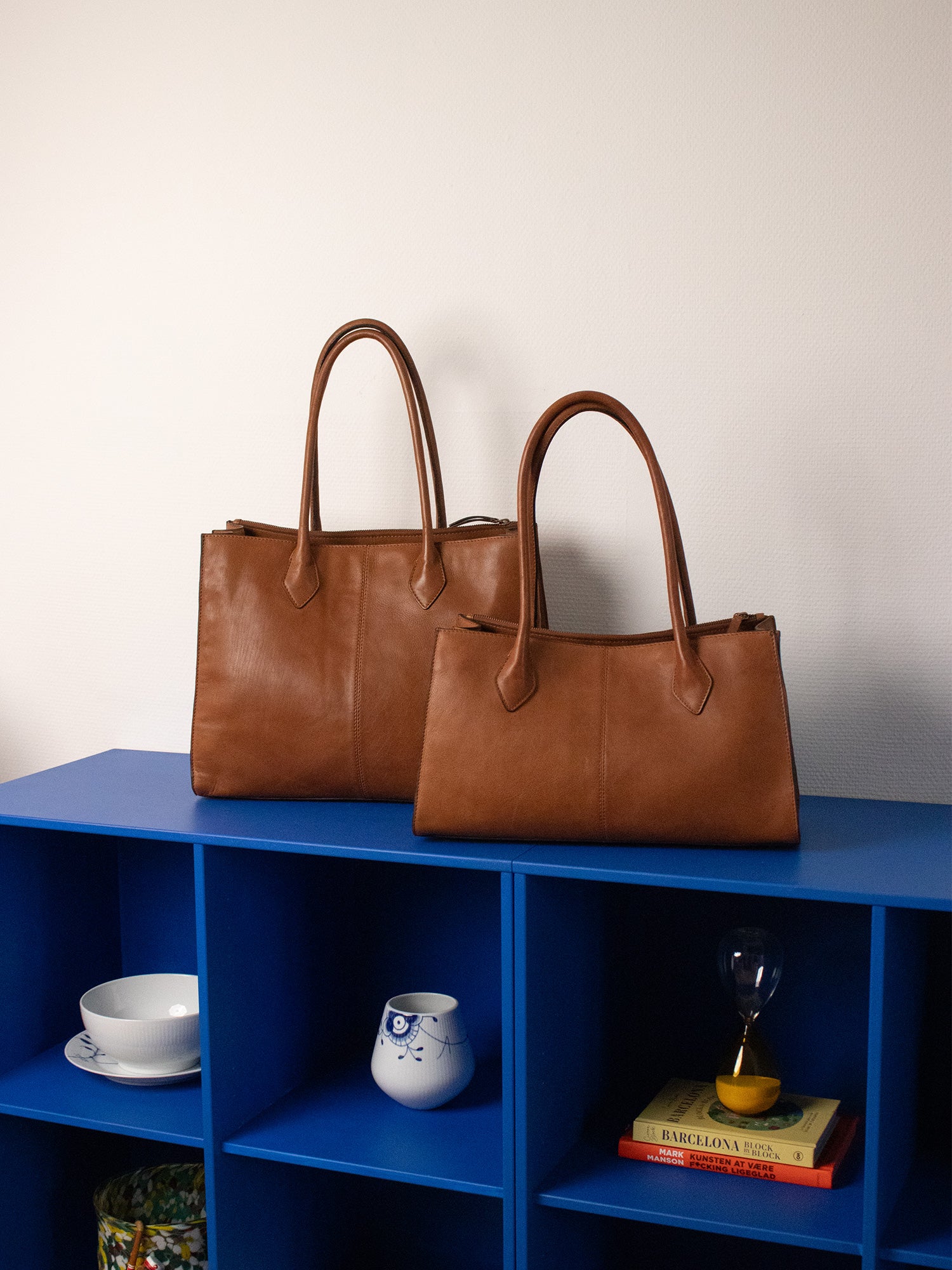RE:DESIGNED EST 2003 Ora Small Shoulder bag Tan